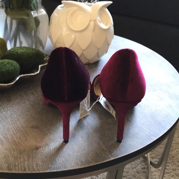 🆕 Old navy Velvet heels - Picture 3 of 4